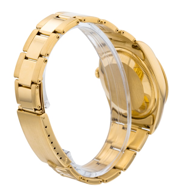 Rolex Oyster Perpetual Date 15238 Image 8